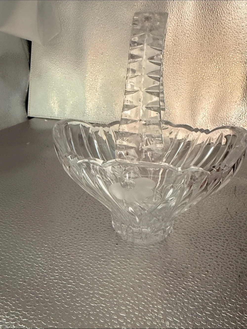 Vintage stunning Princess House Heritage Romance Collection Glass Basket